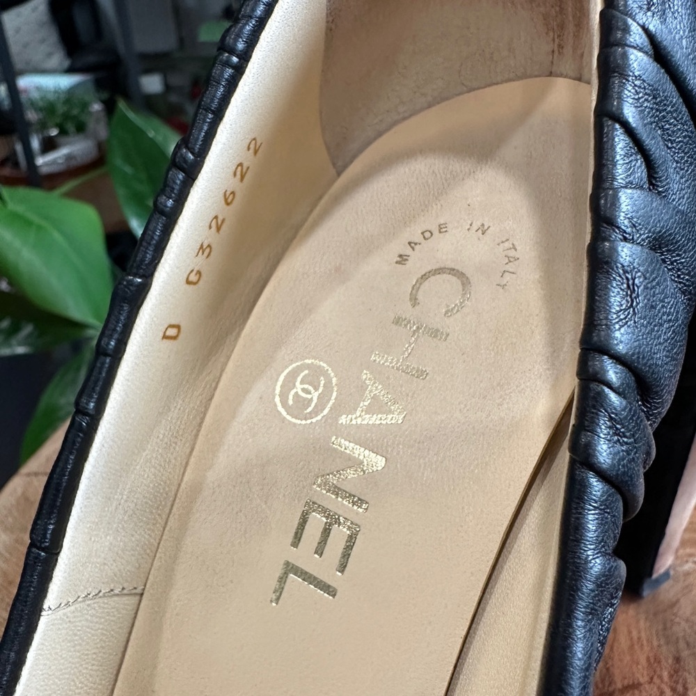 Chanel Ruched Leather CC Rhinestone Pumps Heels Size 36.5C - Picture 5 of 8